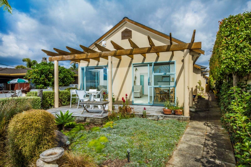 44A Seaview RD, Castor Bay, Auckland - Carousel 2