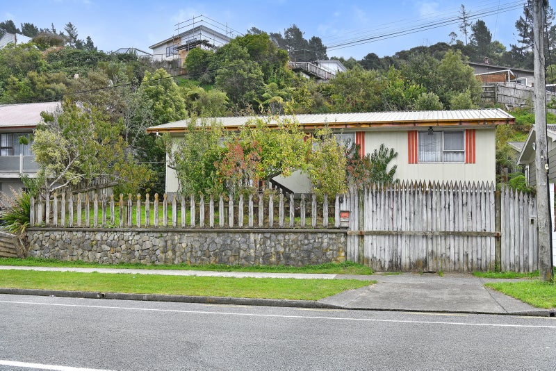122 George Street, Stokes Valley, Lower Hutt - Carousel 11