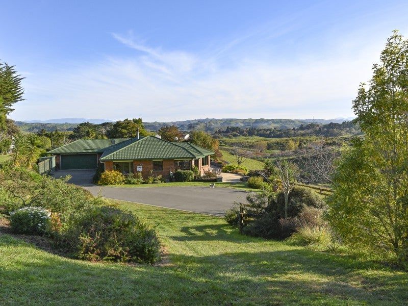 35 Pineleigh Drive, Poraiti, Napier - Carousel 1