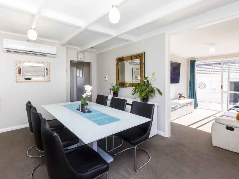 2 Oxford Crescent, Ebdentown, Upper Hutt - Carousel 1