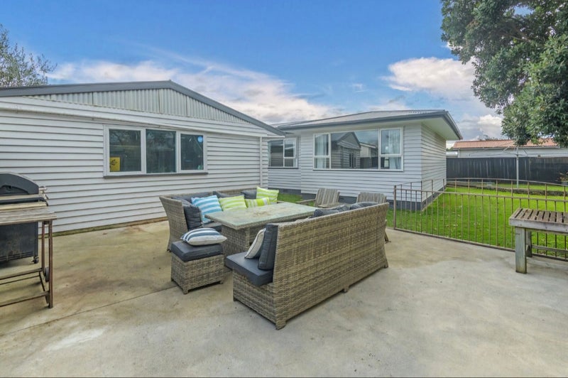 22 Motuoapa Place, Kelvin Grove, Palmerston North - Carousel 2