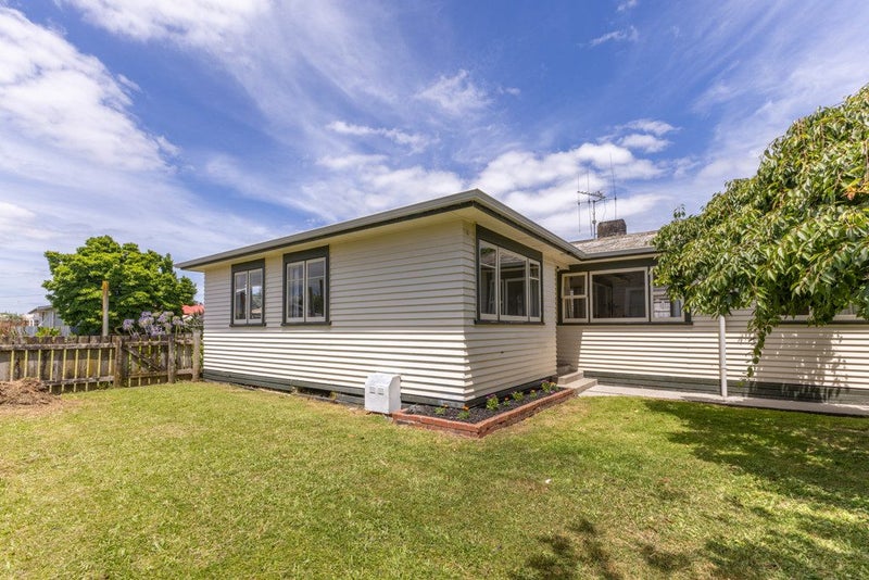 31 Irvine Street, Frankton, Hamilton - Carousel 1