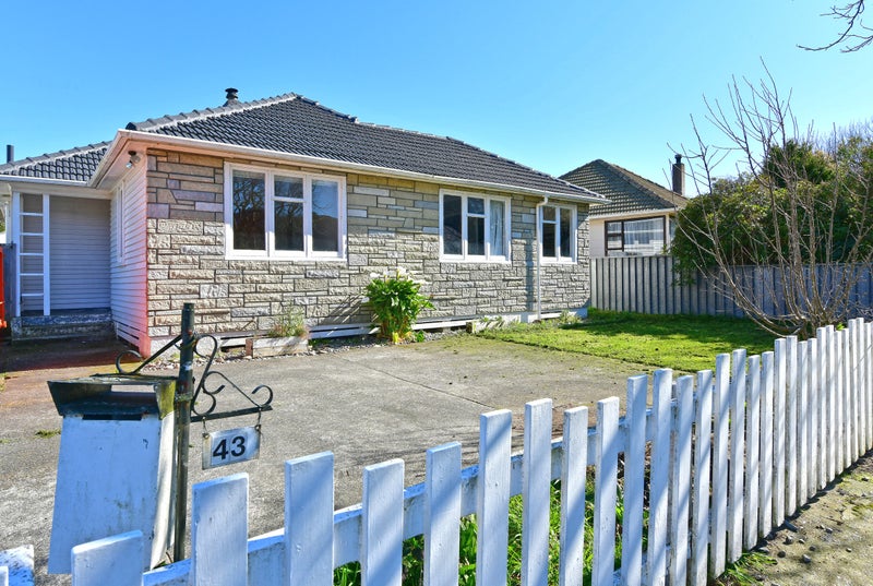 43 Chapman Crescent, Naenae, Lower Hutt - Carousel 1