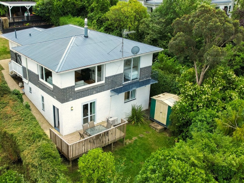 8 Falkirk Street, Dalmore, Dunedin - Carousel 1