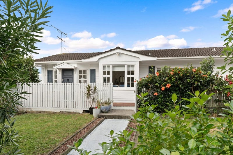 15A Caulton Street, Saint Johns, Auckland - Carousel 1