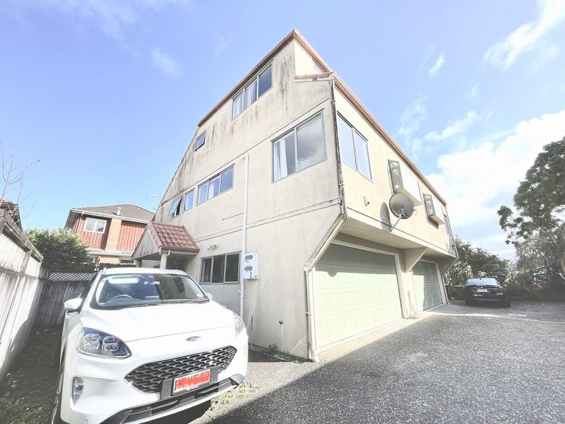 739 New North Road, Mount Albert, Auckland - Carousel 1