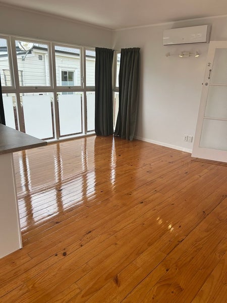 2/70 Gladstone Road, Northcote, Auckland - Carousel 2