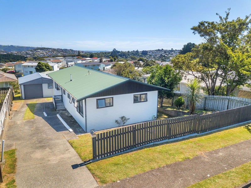 71 Arahura Crescent, Waitangirua, Porirua - Carousel 2