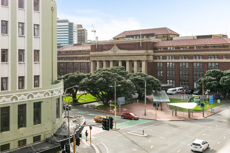 3.18/28 Waterloo Quay, Pipitea, Wellington - Carousel 2