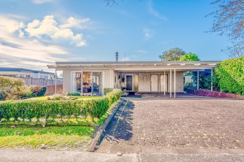 10 Leewood Place, Pakuranga Heights, Auckland - Carousel 1