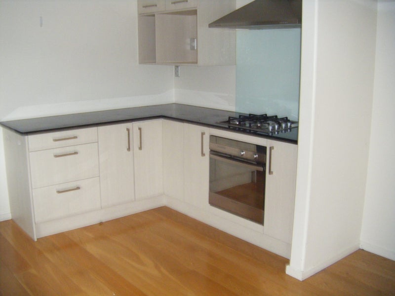 8A The Rosebowl, Sunnyhills, Auckland - Carousel 2