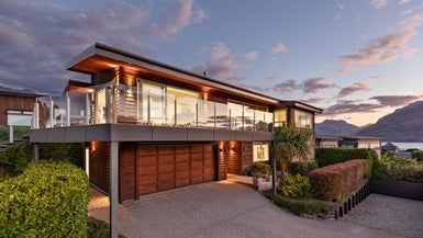 17 Poplar Drive, Kelvin Heights, Queenstown - Carousel 1