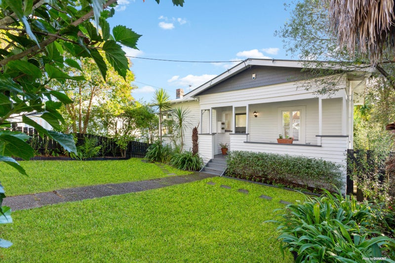 10 PINE ST, New Lynn, Auckland - Carousel 1