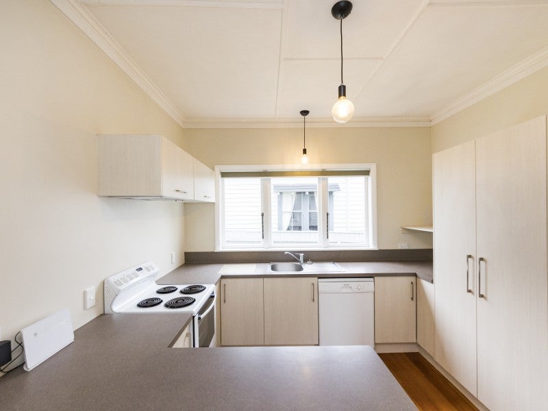 47 Knowles Street, Terrace End, Palmerston North - Carousel 2