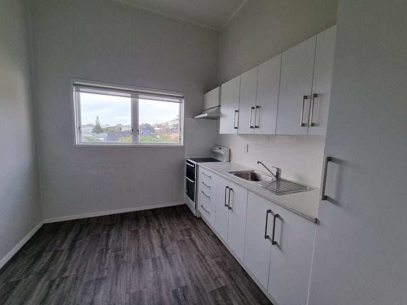 61B Pirie Street, Mount Victoria, Wellington - Carousel 2