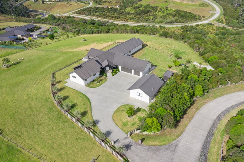 290 Whitford Park Rd, Whitford - Carousel 1