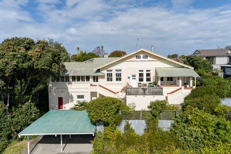 9 Finnis Lane, Hospital Hill, Napier - Carousel 1