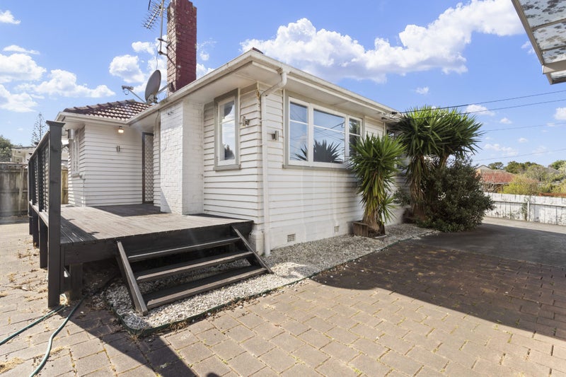 123 Stoddard Road, Wesley, Auckland - Carousel 1