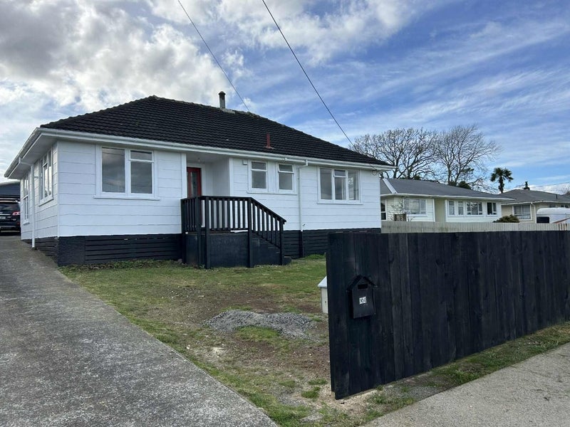 104 Hathaway Street, Stratford, Stratford - Carousel 1
