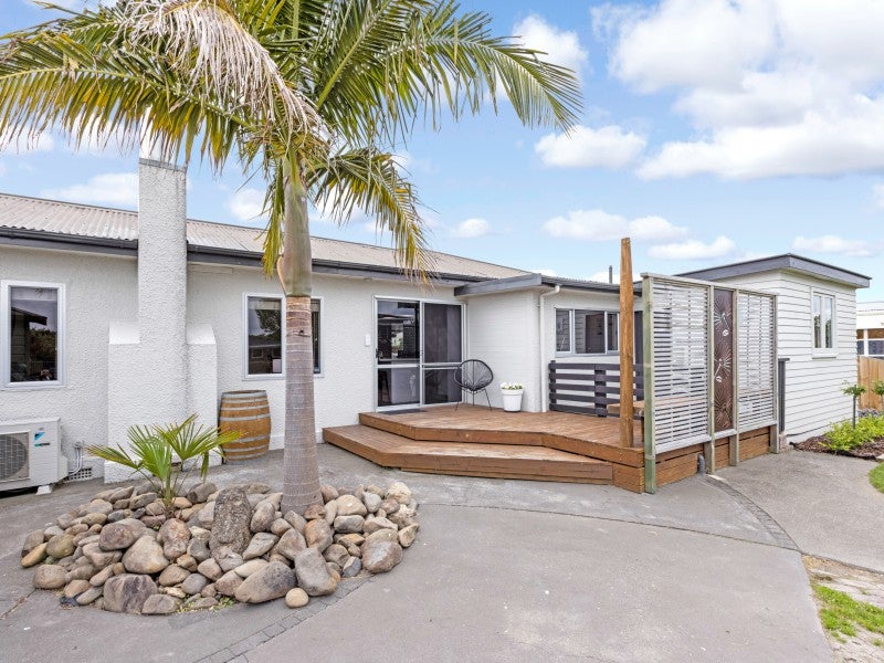 16 Laurent Place, Greenmeadows, Napier - Carousel 2