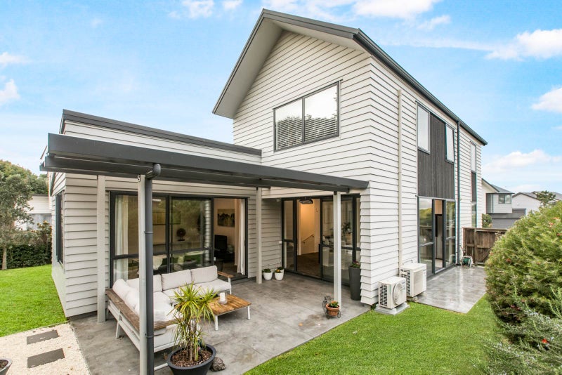 11 Radcliffe Street, Glen Innes, Auckland - Carousel 2