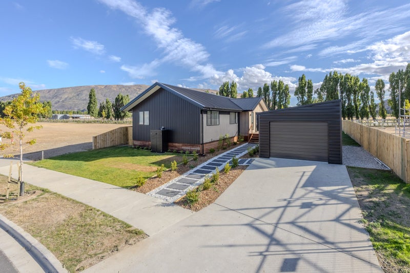 15 Rubus Street, WANAKA - Carousel 1