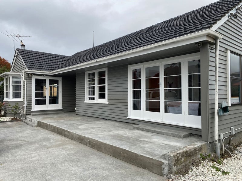 7 Prossers Road, Saint Martins, Christchurch - Carousel 1