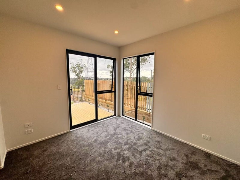37 Puhikawa Street, Massey, Auckland - Carousel 7