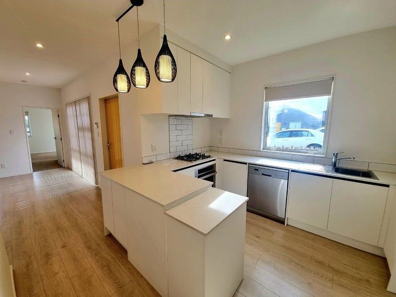 2 Houhora Street, Westgate, Auckland - Carousel 1
