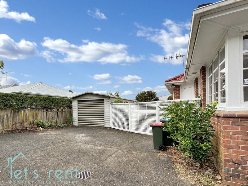 16 Nolan Road, Greenlane, Auckland - Carousel 2