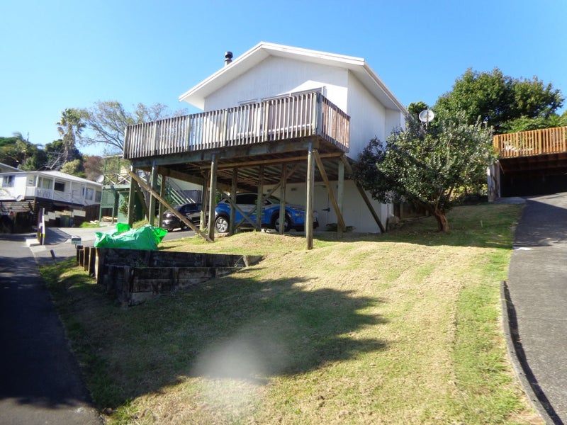 42 Lilburn Crescent, Massey, Auckland - Carousel 2