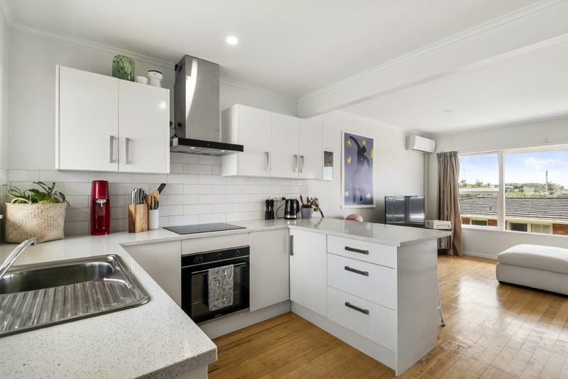 2/7 Hastings Road, Mairangi Bay, Auckland - Carousel 1