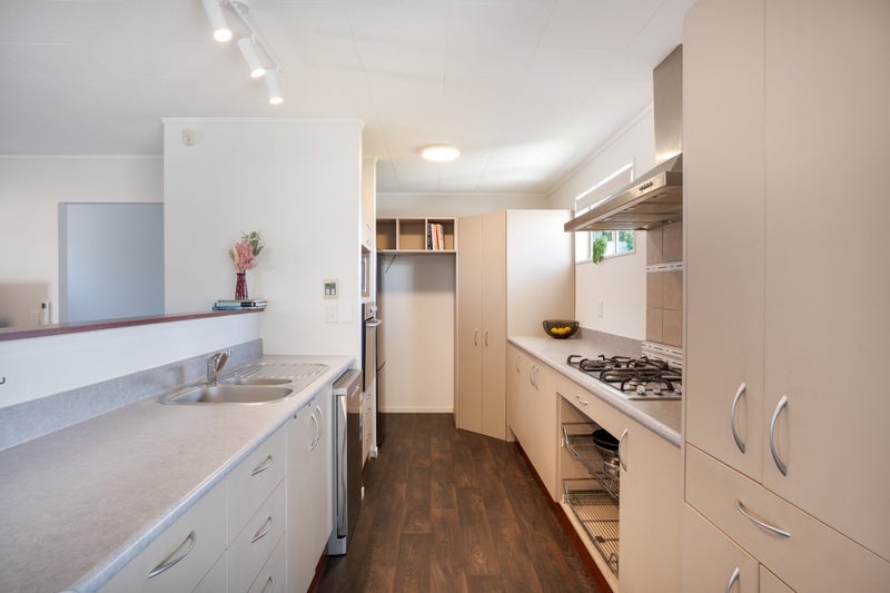 24A Hiwi Crescent, Titahi Bay, Porirua - Carousel 2