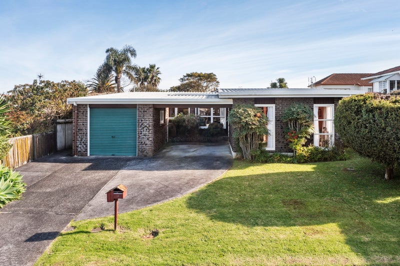 18 Vanbrugh Place, Bucklands Beach, Auckland - Carousel 1