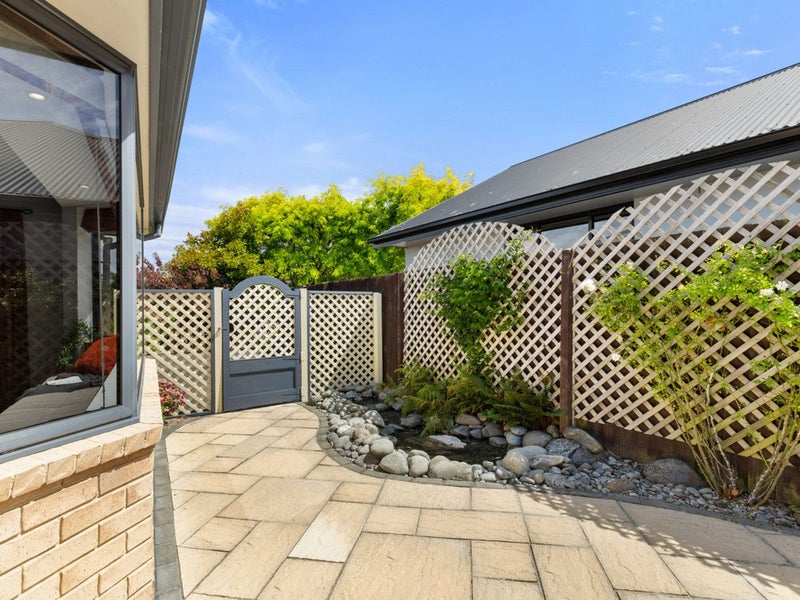 8 Seclusion Lane, Parklands, Christchurch - Carousel 24