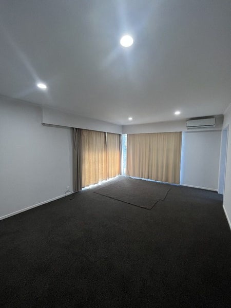 7 Booker Place, Weymouth, Auckland - Carousel 2