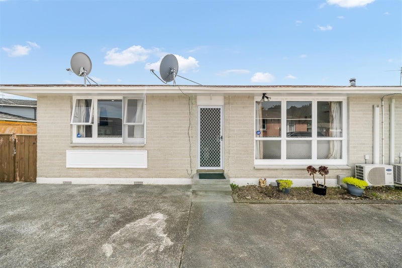 2/17 Oregon Drive, Maoribank, Upper Hutt - Carousel 1