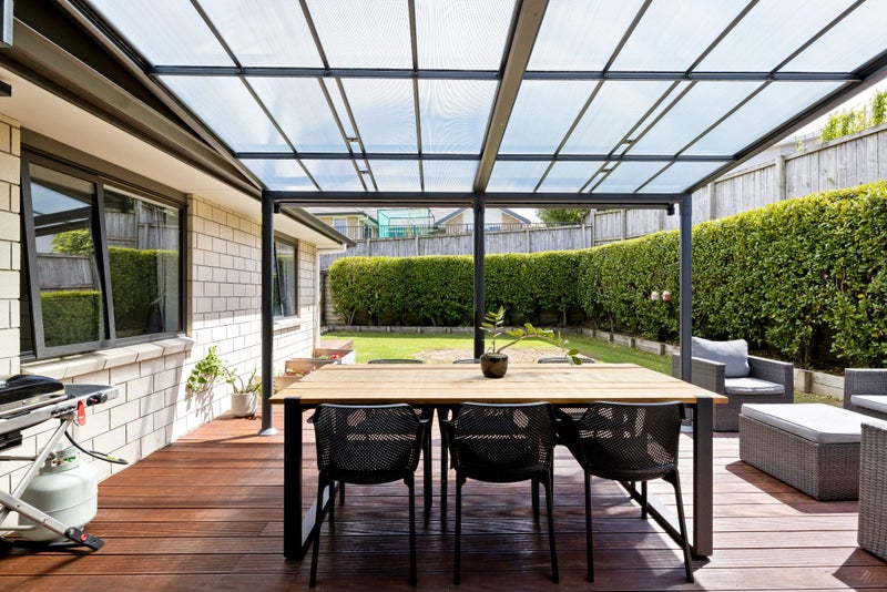 7 Northbrook Glen, Flagstaff, Hamilton - Carousel 1