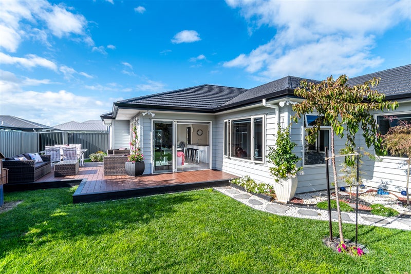 18 Drovers Way, Frimley, Hastings - Carousel 20