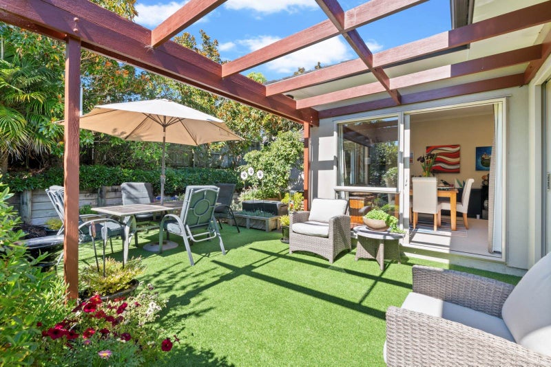 37 Admirals Court Drive, Greenhithe, Auckland - Carousel 1