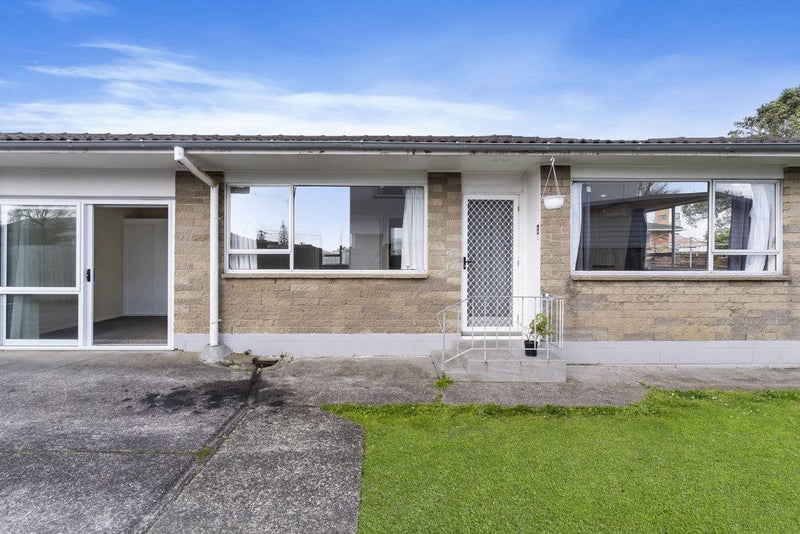3/4 Pomaria Road, Henderson, Auckland - Carousel 1