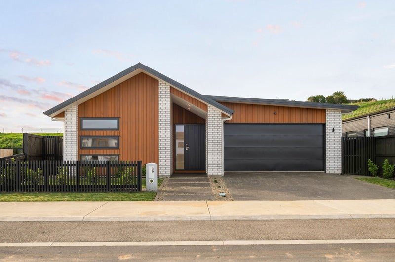 39 Overton Street, Rototuna North, Hamilton - Carousel 1
