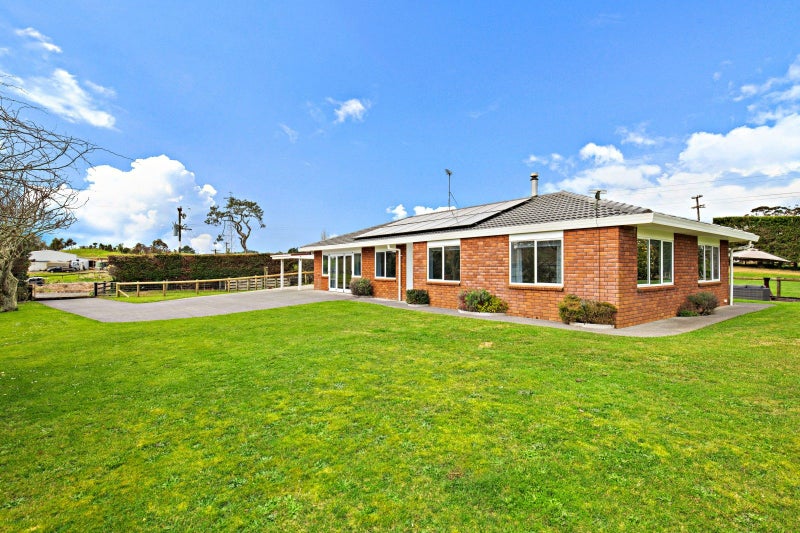 14 Sherwood Drive, Pukekohe - Carousel 1