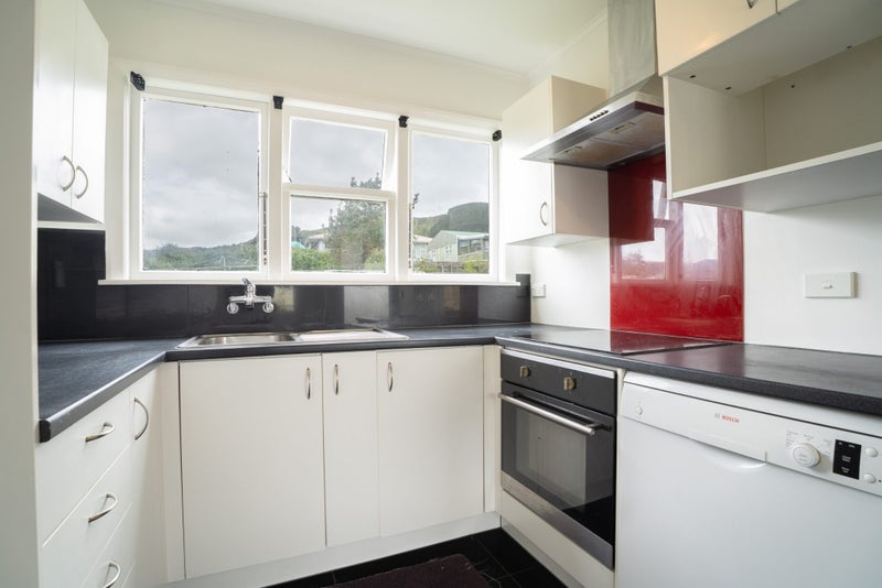 34 Bell Street, Tawa, Wellington - Carousel 1