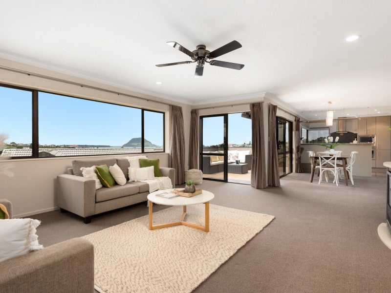 43 Hillcrest Road, Otumoetai, Tauranga - Carousel 2