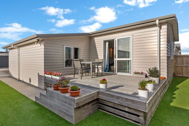 11 Kamahi Crescent, Papamoa Beach, Papamoa - Carousel 1