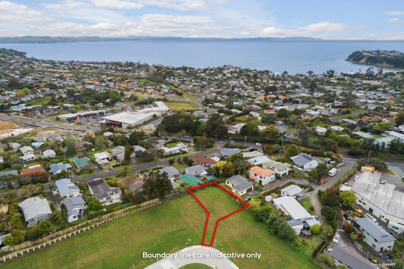 17 Whenuateitei Crescent, Stanmore Bay, Whangaparāoa - Carousel 1