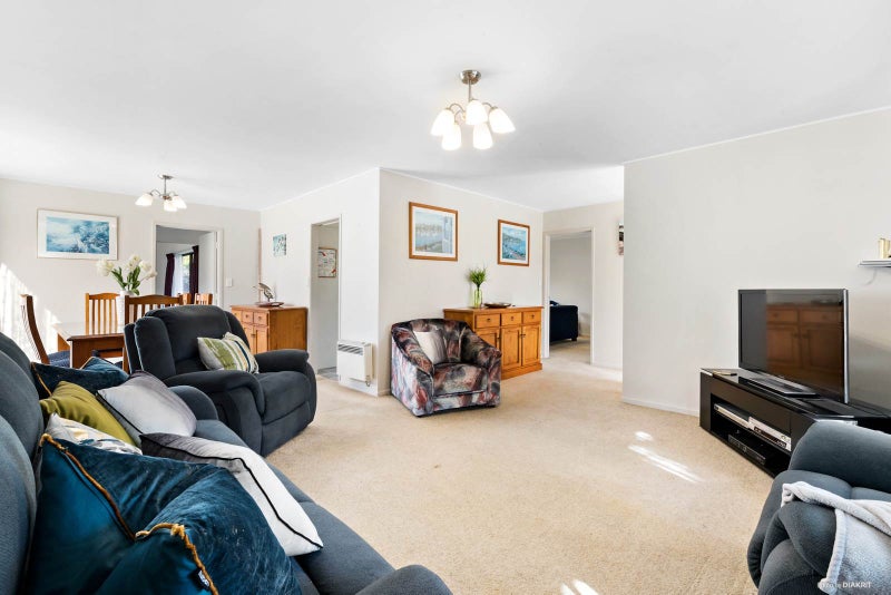 30 Raddock Place, Farm Cove, Auckland - Carousel 2