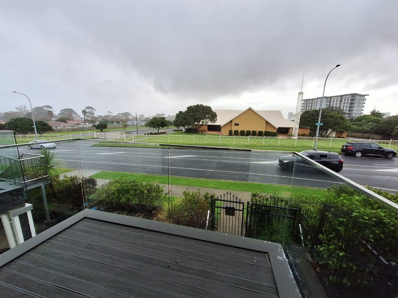 1/8 Kerrs Road, Wiri, Auckland - Carousel 9