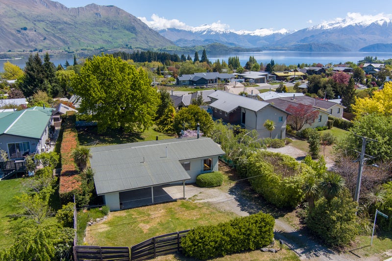 42 Totara Terrace, Wanaka, Wanaka - Carousel 1